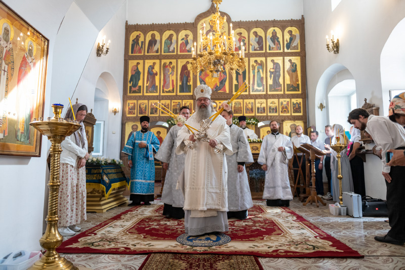 Архипастыри Татарстанской митрополии освятили два престола Спасо-Евдокиевского храма города Казани