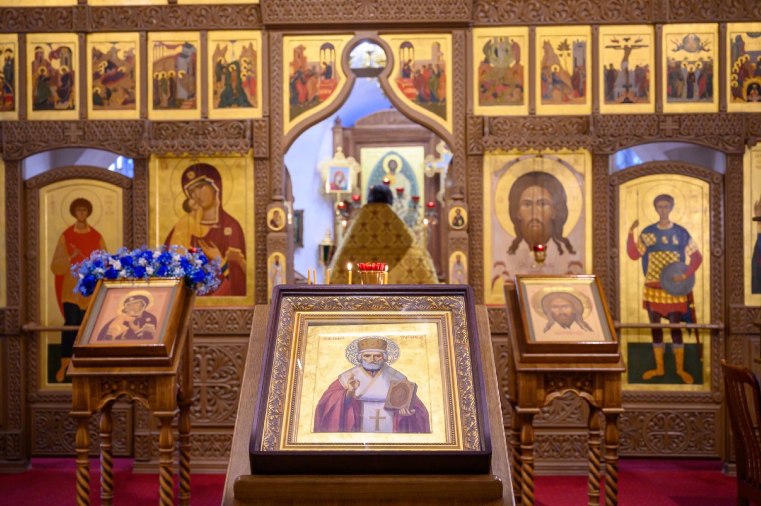 Божественная литургия в праздник святителя Николая Чудотворца