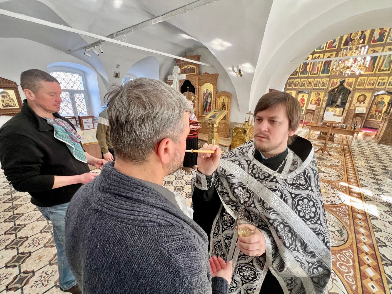 Соборование: Таинство исцеления и надежды