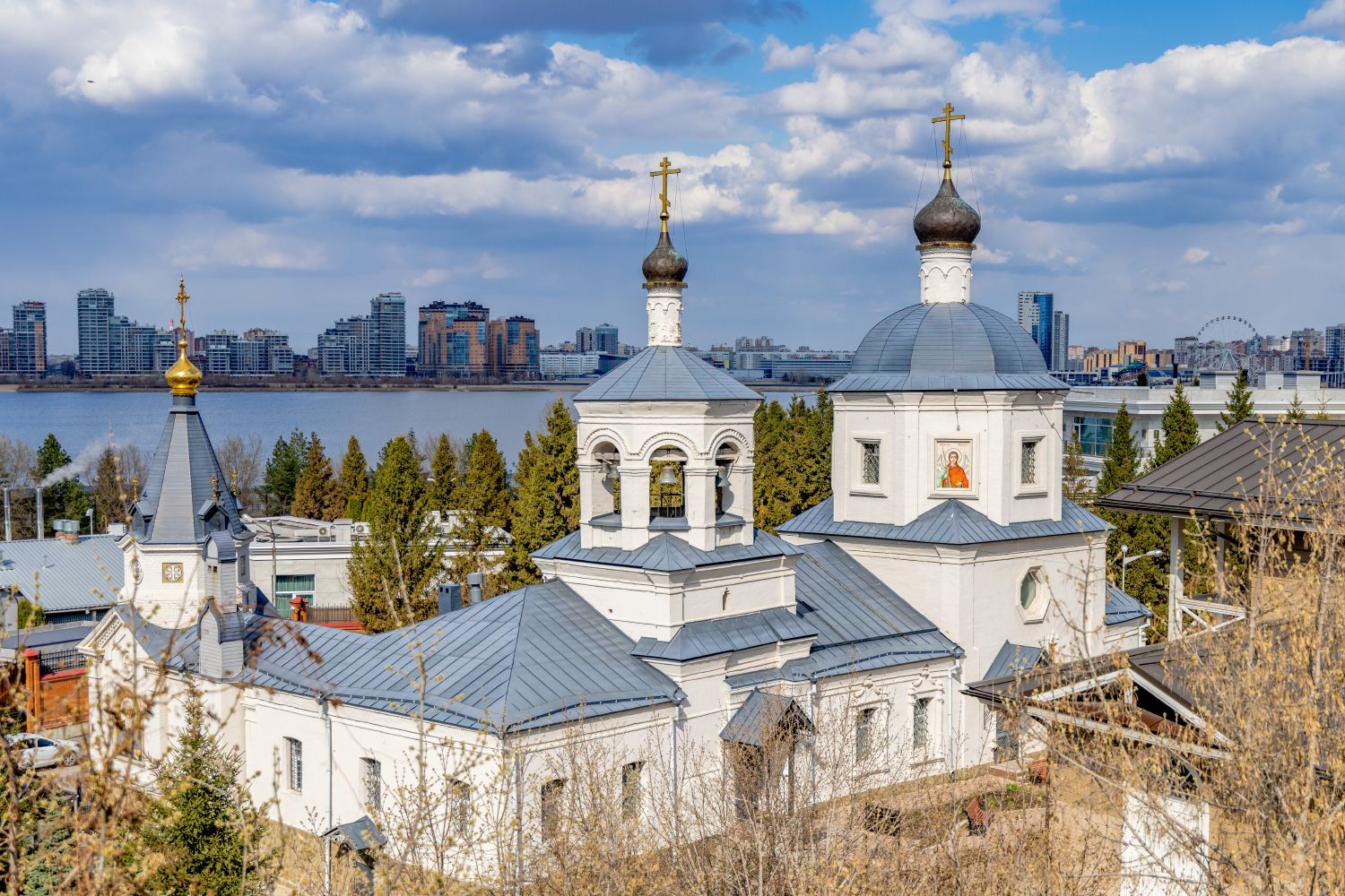 Приглашаем на богослужения в праздник Пасхи Христовой