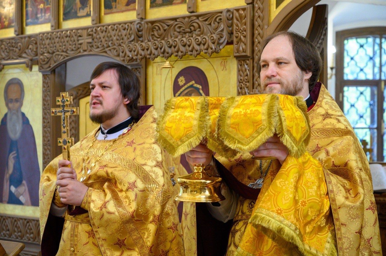 Отец Игорь Палкин совершил Литургию в нашем храме