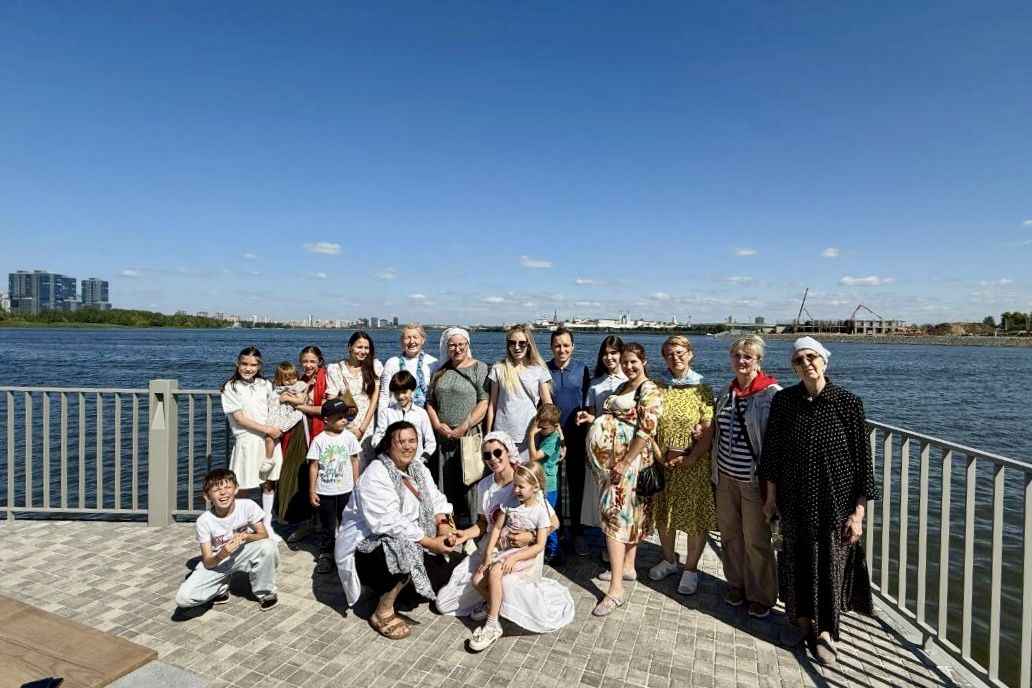 Прихожане храма посетили храм-памятник павшим воинам на реке Казанка
